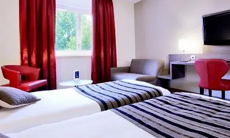 מלון Kyriad Strasbourg 3*