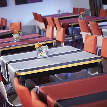 Kyriad Strasbourg 3* לינגולשהים